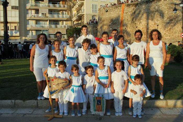VD. Les colles sardanistes alevines i infantil, al Concurs de la Vila de Sitges