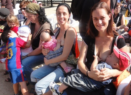 V Festa de la Lactància Materna i recollida de roba infantil 