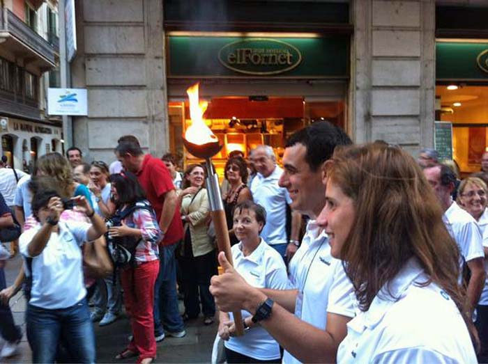 Special Olympics. La nedadora Erika Villaécija i l'esportista dels Special Olympics Antonio Jocs