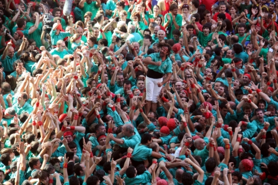 ACN. Els verds, celebrant la victòria en el Concurs de Castells de Tarragona.