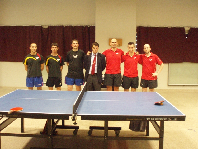 VD. Lari, tercer per l'esquerra