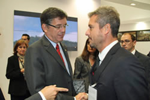 Ajt Vilanova i la Geltrú. El conseller de Política Territorial, Lluís Recoder i el regidor d'Urbanisme, Joan Giribet, al BMP 