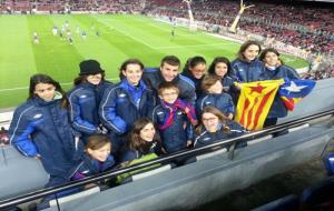 Jugadores del femení, a la grada del Camp Nou