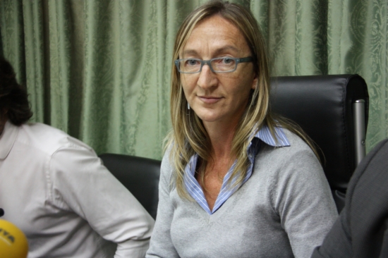 L'alcaldessa de Cunit, Montserrat Carreras, al consistori.  ACN