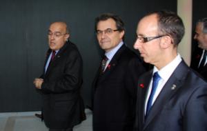 El president en funcions de la Generalitat, Artur Mas, i el conseller de Salut en funcions, Boi Ruiz, amb l'alcalde de Sitges, Miquel Forns  