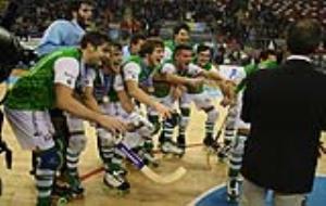 Els jugadors del Liceo celebrant la victòria. foto/ Hockey Club Liceo