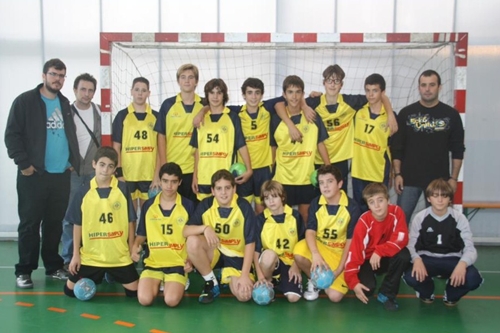 Foto d'equip de l'infantil del Vilanova