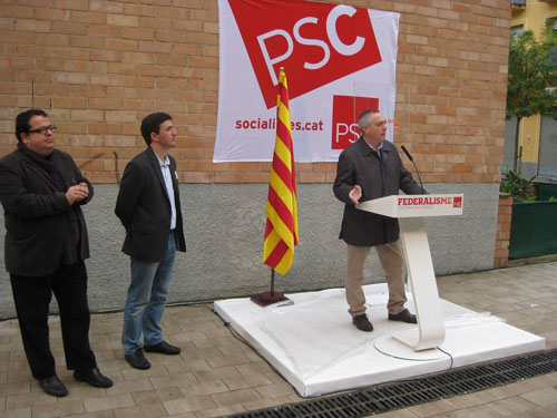 Imatge d'arxiu d'un acte del PSC amb Joan Ignasi Elena, Francisco Romero i Pere Navarro