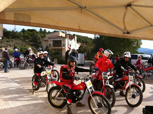 Imatge dels preparatius a la sortida de la prova