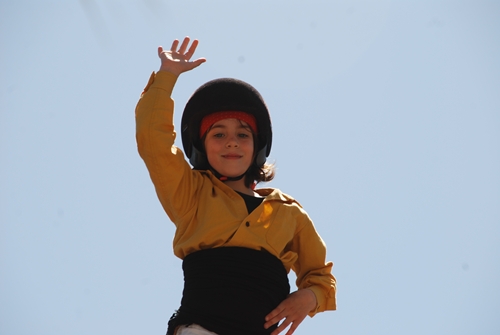 L'enxaneta del pilar del quatre de set amb l'agulla, somrient / Maite Gomà