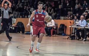 Detall del derbi masculí entre el Ribes i el Samà / X. Rondón