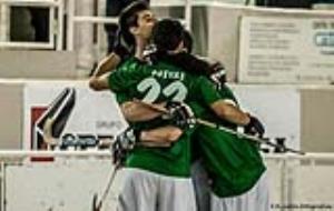 Els jugadors de 2ª Catalana celebrant un gol. foto/ Xavier Rondón