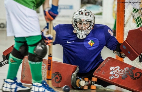Detall de la portera del CP Vilanova femení / X. Rondón
