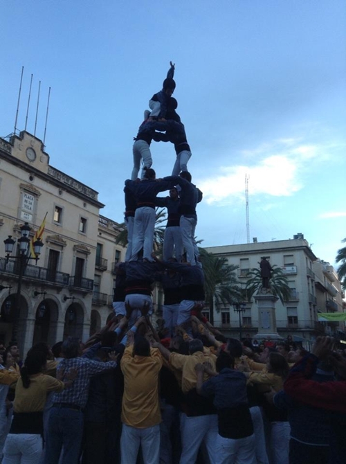 Quatre de sis dels Castellers de les Roquetes, a Vilanova