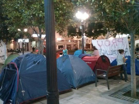 Adrià Gala. Acampada de treballadors de lhospital comarcal del Vendrell i de lhospital de Santa Tecla de Tarragona 