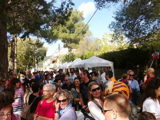 Turisme de Subirats. Ambient festiu de la Fira de la Garlanda a Ordal 