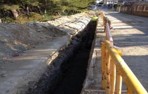 Ajuntament de Canyelles. Ara sha iniciat la reparació i millora dalguns trams de clavegueram en els carrers Tarongers i Mirador