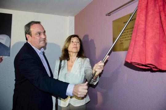 Ajuntament de Calafell. Calafell dedica el Teatre Auditori Municipal a lexalcalde Joan Colet