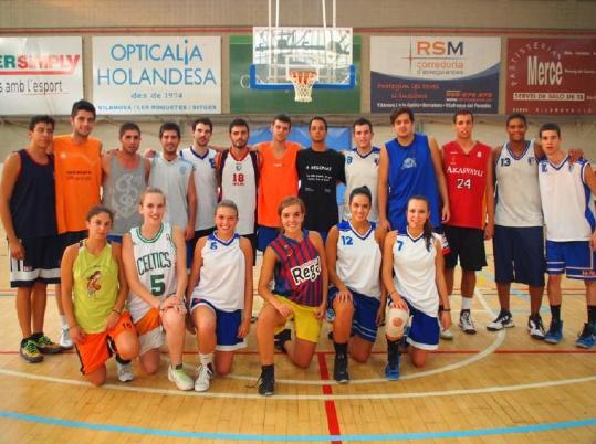 CE VIlanova. Campions en categoria sènior mixt