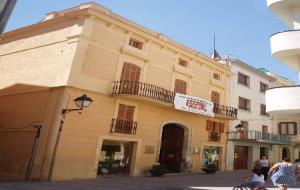 Ajuntament de l'Arboç. Casa de Cultura de lArboç, al carrer Major 37