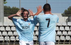 Laguna, celebran el gol del partit / Miquel Vall