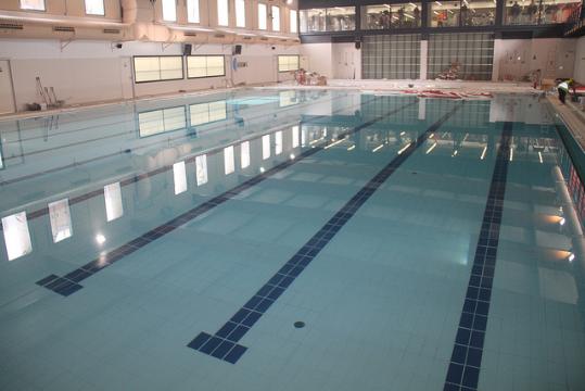 Ajuntament de Vilanova. Centre Municipal d'Esport i Salut (CMES) La Piscina de Vilanova