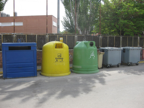 Ajuntament de Cunit. Contenidors de la brossa a Cunit
