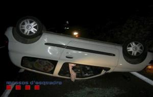 Mossos d'Esquadra. Detenen un conductor de Sitges per provocar dos accidents donar-se a la fugida