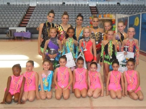 Imatge d'algunes de les gimnastes participants