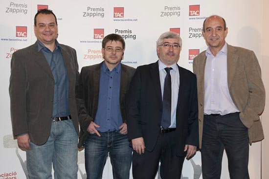 L'equip de Canal Blau amb el premi