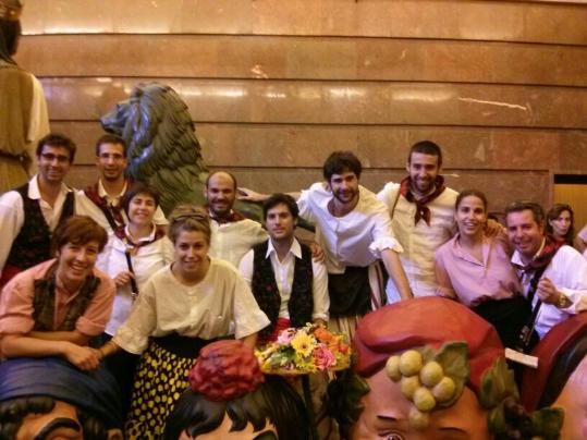 Capgrossos de Vilafranca. El Ball de Capgrossos de Vilafranca, a la presentació del nou 'cabezudo' de Saragossa