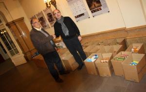 Teatre Casal. El gerent del Casal de Vilafranca, Salvador Casals i el vicepresident de lAssociació Ressò, Manel Medialdea 