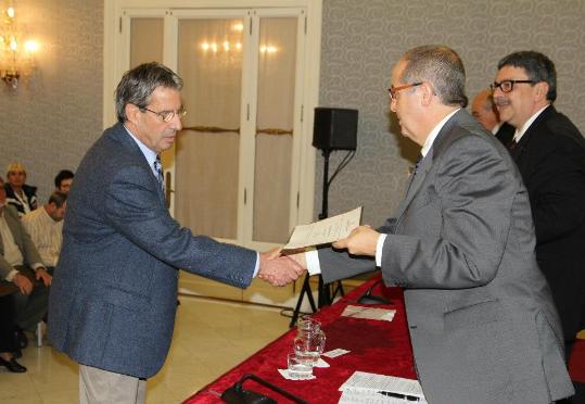 Ajt Sant Sadurní d'Anoia.  El terrissaire sadurninenc Santi Valldeperas distingit com a Mestre Artesà