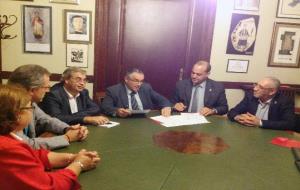 Ajuntament de Vilafranca. Els alcaldes de Vilafranca del Penedès i Chefchaouen signen un conveni de col·laboració 