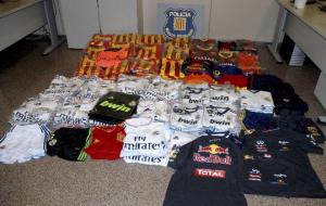 Mossos d'Esquadra. Els Mossos d'Esquadra imputen penalment un botiguer que subministrava als 