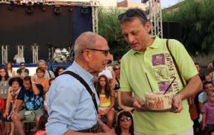 Grallers de Bellvei. Entrega de la peça commemorativa
