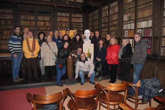 ERC. ERC reuneix els membres de l'Associació Pro Monument Macià a Vilanova