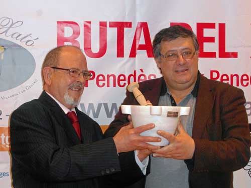 Lliurament morter en agraïment a la tasca de Fermí Puig com a ambaixador de la Ruta del Xató 2012-2013