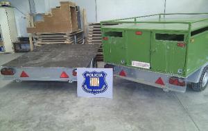 Mossos d'Esquadra. Furt de remolcs de reciclatge a l'Alt Penedès