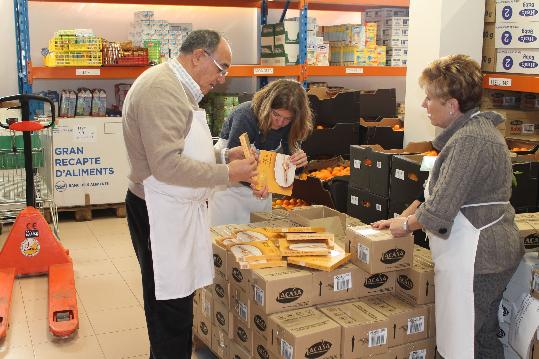 Ajuntament de Vilafranca. Futureco Bioscience dóna lots de nadal gratuïts per als usuaris del Rebost Solidari de Vilafranca