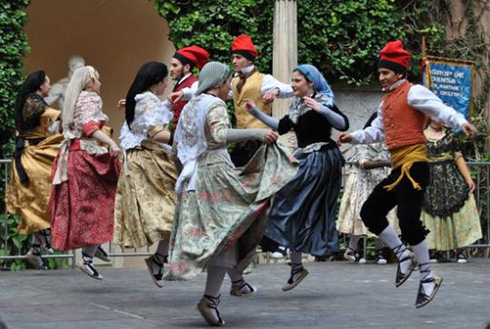 Eix. Grup de dansa de Vilanova