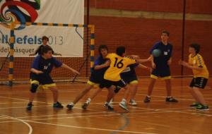 Detall del partit de l'infantil del Vilanova d'handbol