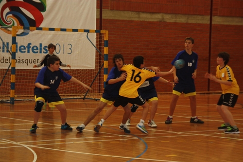 Detall del partit de l'infantil del Vilanova d'handbol