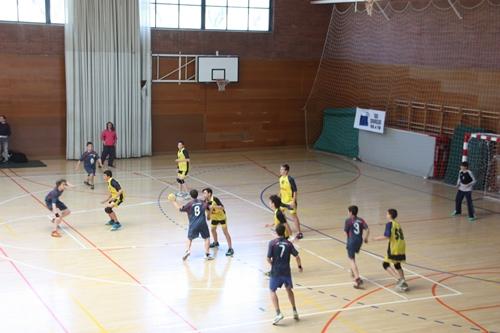 Detall del partit de l'infantil masculí d'handbol del Vilanova