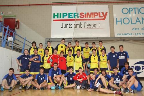 Imatge dels futurs jugadors del cadet i el juvenil del CH Vilanova