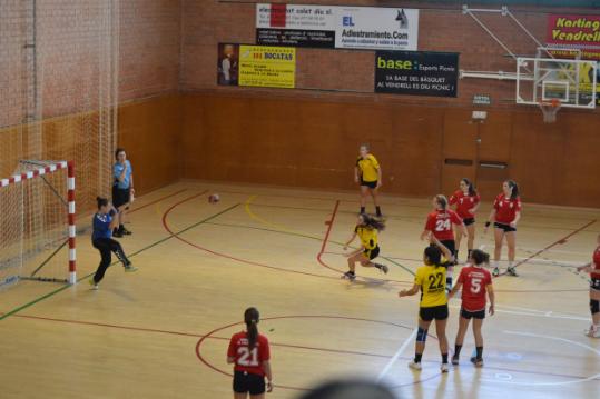 CEH Vendrell. Imatge del partit del juvenil femení del Vendrell d'handbol