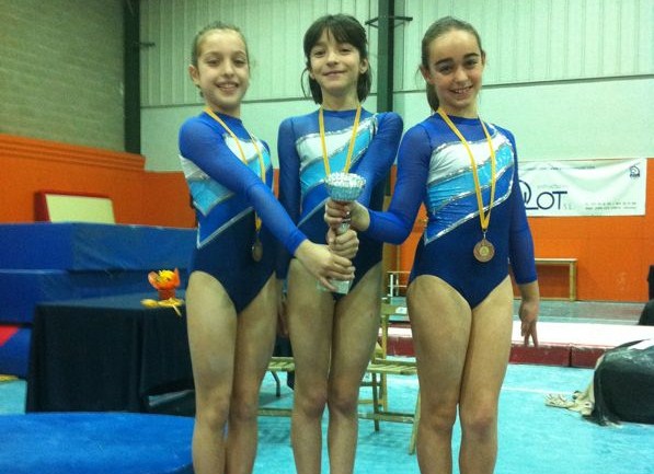 Imatge d'algunes de les gimnastes vilanovines, a Olot