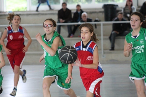 Detall del partit del Mini Femení A del Samà / Esteve Albiol