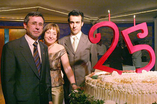 Ambrosio Alcover amb la seva dona Pilar i el seu fill Carlos al 25è aniversari del restaurant