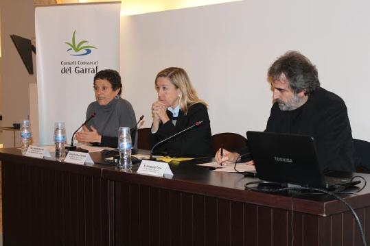 CC Garraf. Iolanda Sánchez, consellera dOrdenació Territorial; Neus Lloveras, presidenta de Node Garraf; i Carles Llop Torné, de la UPC